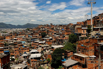 Pesquisa aponta que 86% das favelas enfrentam eventos