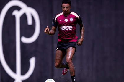 Lingard tem documentação regularizada e pode atuar pelo Corinthians