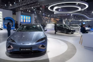 BYD lança novas baterias que prometem carregar novos modelos em nove minutos