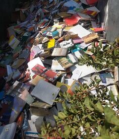 Prefeitura de Osasco descarta livros de biblioteca municipal no lixo
