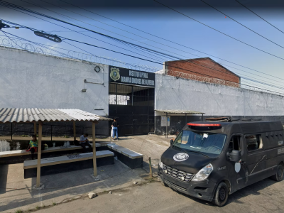 Bloqueio de celulares chega aos presídios do Rio
