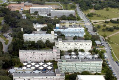 Funcionários da USP encerram greve após acordo; movimento estudantil da universidade tem reunião nesta terça