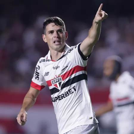 Oscar se aposenta dos gramados aos 34 anos por causa de problemas cardíacos