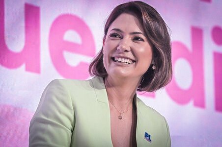 Michelle Bolsonaro sai em defesa da Ypê após decisão da Anvisa