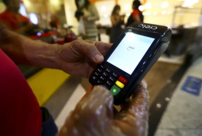 Juros altos impulsionam novo programa contra dívidas
