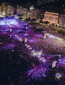 Shakira atrai dois milhões de pessoas para show em Copacabana