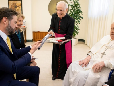 No último encontro, Papa Francisco recebe J.D Vance