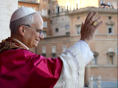 Papa Leão XIV discursa pela primeira vez no Vaticano