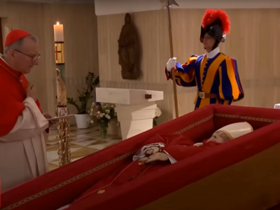 Papa Francisco será sepultado neste sábado (26)