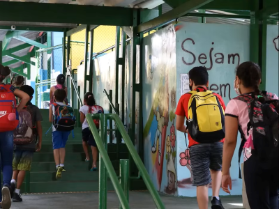 MEC paga nova parcela do Pé-de-Meia para estudantes do ensino médio